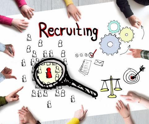 Pourquoi continuer à recruter en été ?